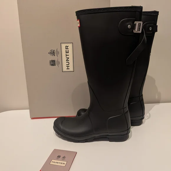 Hunter Women's Classic Black Rain Boots - Picture 1 of 3